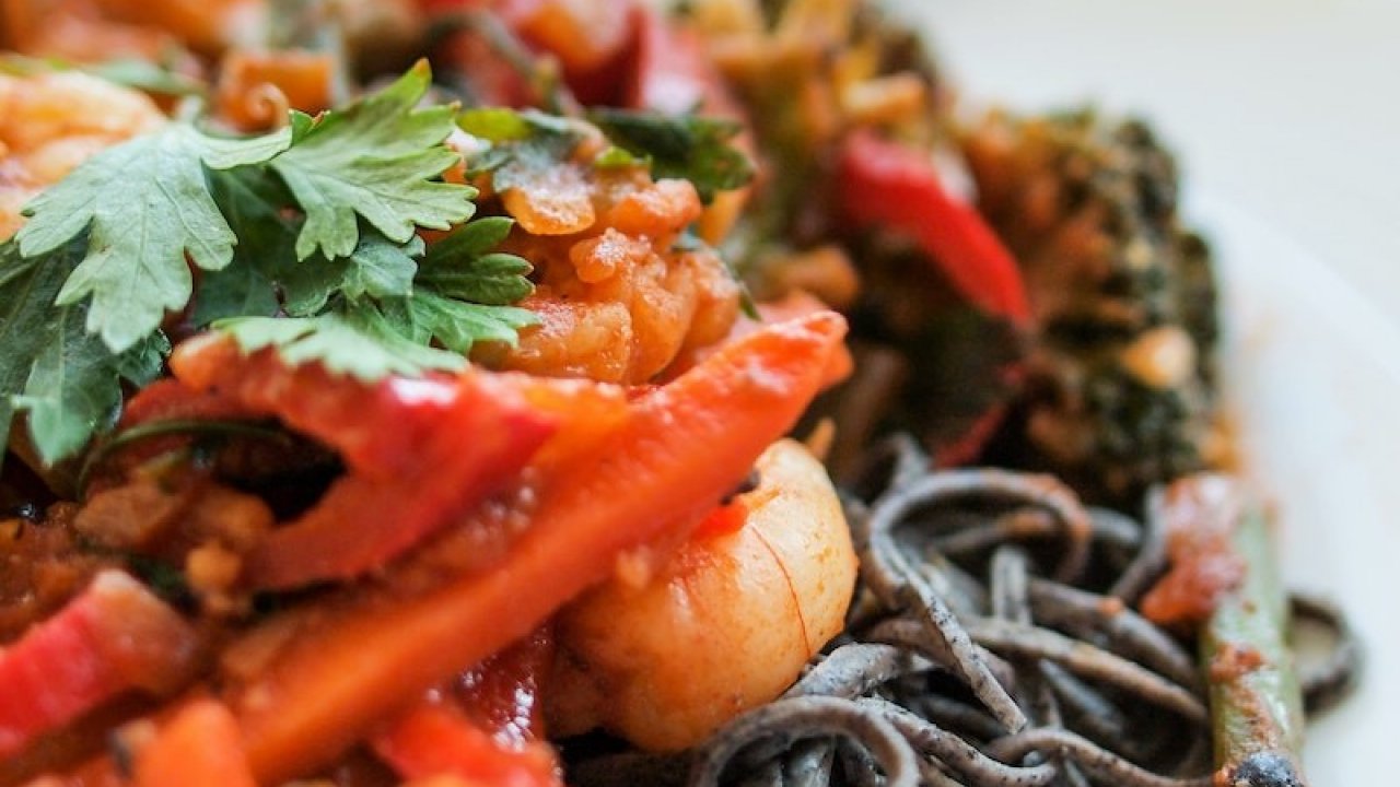 A FEW TIPS SPREAD HERE AND THERE ON TRAVELING FOOD